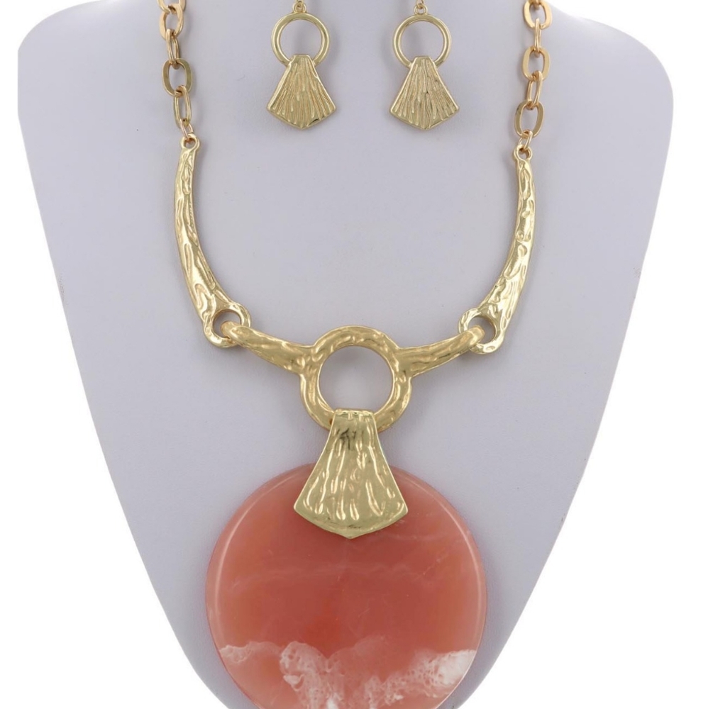 Hammered Acrylic Metal Round Pendant Necklace & Earring Set